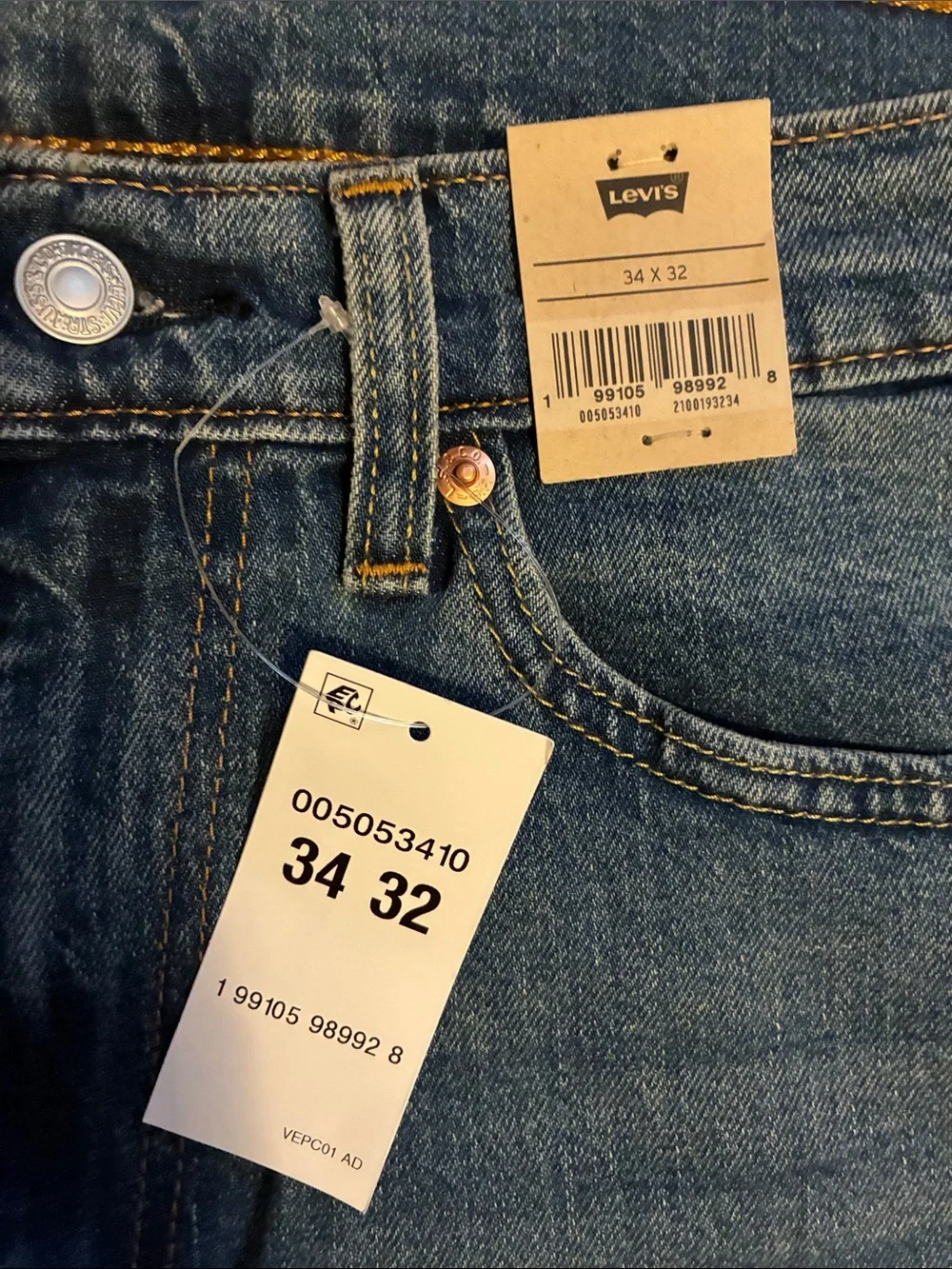Men’s Levi’s 505 regular straight leg jeans -size 34 x 32 NWT